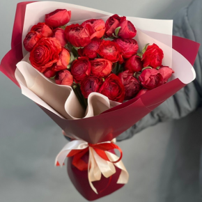 Букет из 21 красного ранункулюса в Волоколамске