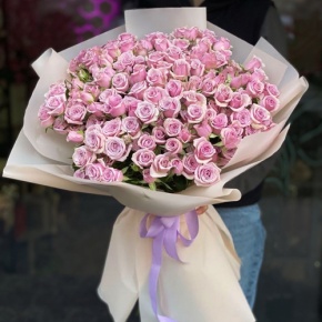 Букет из 25 лиловых кустовых роз (60 см) в Волоколамске