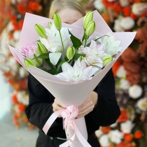 Букет из 3 пионовидных лилий в Волоколамске
