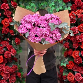 Букет  "Гармония" из 7 хризантем с эвкалиптом в Волоколамске