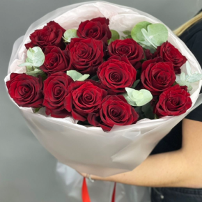 Букет из 13 роз Эквадор Эксплорер (60 см) в Волоколамске