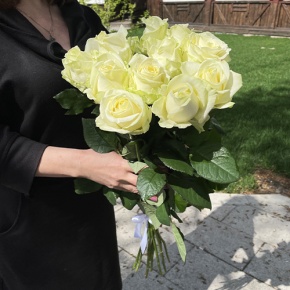 Букет из 11 белых роз (70 см) в Волоколамске