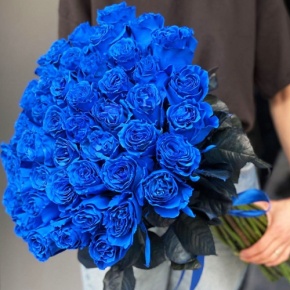 Букет из 51 синей розы Эквадор под ленту (70 см) в Волоколамске