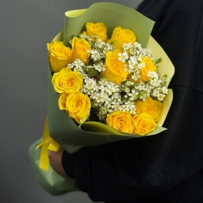 Букет "Нотка счастья" из лимонных роз и хамелациума (40 см) в Волоколамске