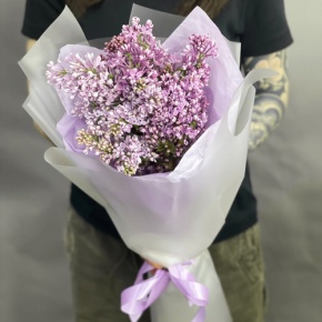 Букет из 9 веток ароматной сирени в Волоколамске