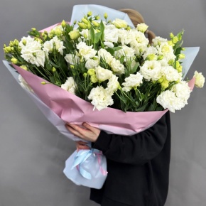 Букет "Изысканность" из 31 белой эустомы в Волоколамске