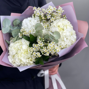Букет "Суприм" из гортензий и хамелациума в Волоколамске