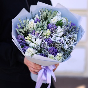 Букет "Алиби" из гиацинтов, вероники, нерине в Волоколамске