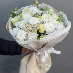 Букет "Меланхолия" из роз и хризантем в Волоколамске