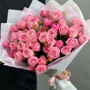 Букет из 11 нежных кустовых роз в Волоколамске