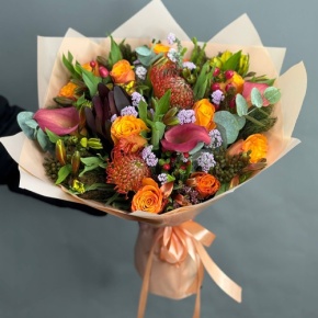 Букет "Даниэлла" из калл, роз, гиперикума, сафари, капса и лейко в Волоколамске