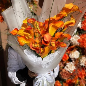 Монобукет из 21 оранжевой каллы в Волоколамске