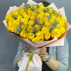 Букет из 51 лимонной розы с лимониумом в Волоколамске