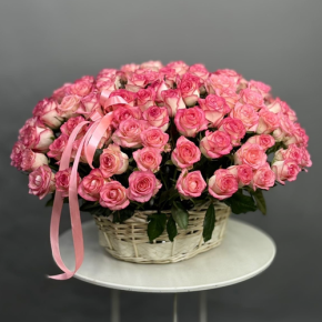 Композиция в корзине из 101 розы Джумилия в Волоколамске