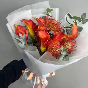 Букет "Империал" из калл, лейко и эвкалипта в Волоколамске