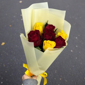 Букет из 7 Кенийских роз (40 см) в Волоколамске