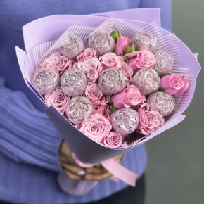 Букет из шоколадных пионов и кустовых роз в Волоколамске