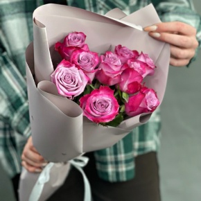 Букет "Сесилия" из 9 фиолетовых роз кения (40 см) в Волоколамске