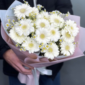 Нежный букет из гербер и ромашек в Волоколамске