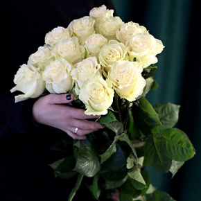 Монобукет из 15 роз Эквадор Мондиаль (80 см) в Волоколамске