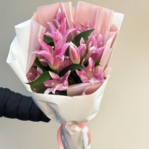 Монобукет из 9 ароматных розовых лилий в Волоколамске