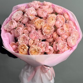 Букет из 35 кустовых пионовидных роз Джульетта (60 см) в Волоколамске