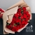 Букет 15 кустовых красных роз в Волоколамске