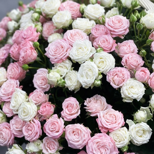 Композиция в корзине из 101 кустовой пионовидной розы в Волоколамске