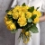 Букет из 25 лимонных роз с рускусом (40 см) в Волоколамске